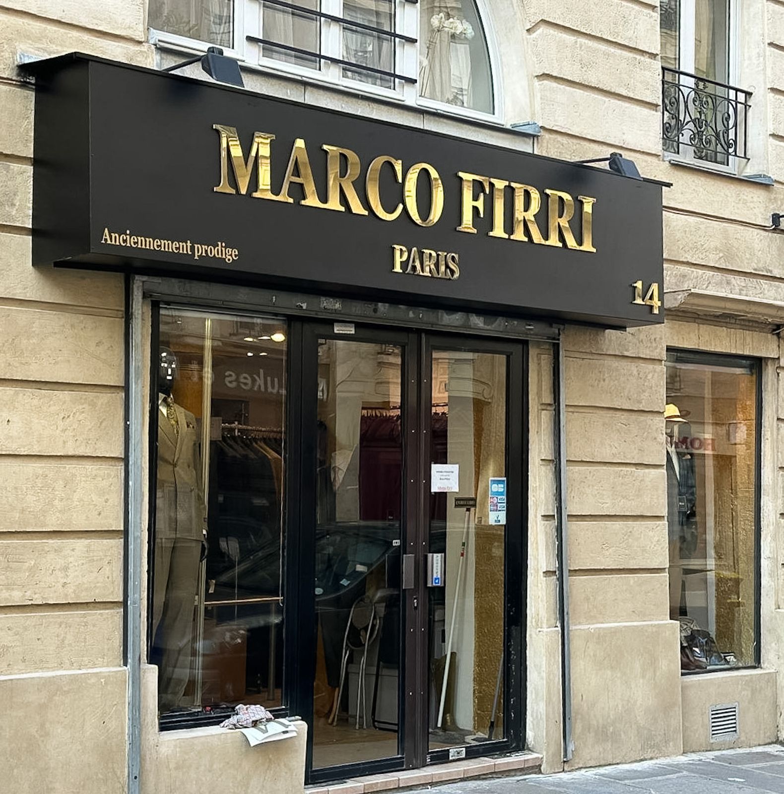 Magasin, Lettres boîtier · Devanture · Bandeau, Paris 8e